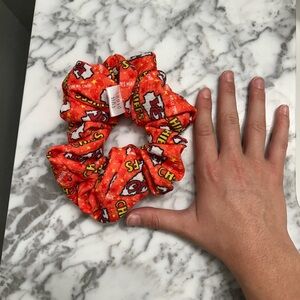 Oversized chiefs scrunchie